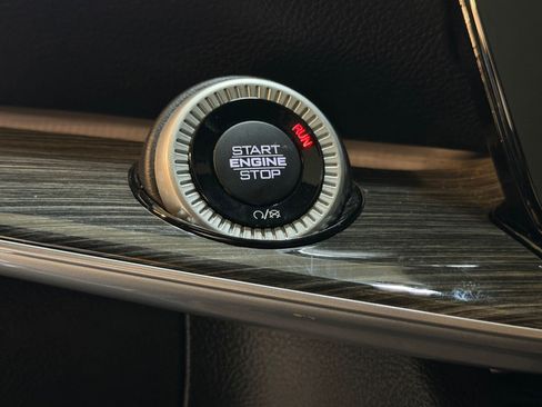 Used 2022 Jeep Wagoneer Series II w/ Premium Group I image 34