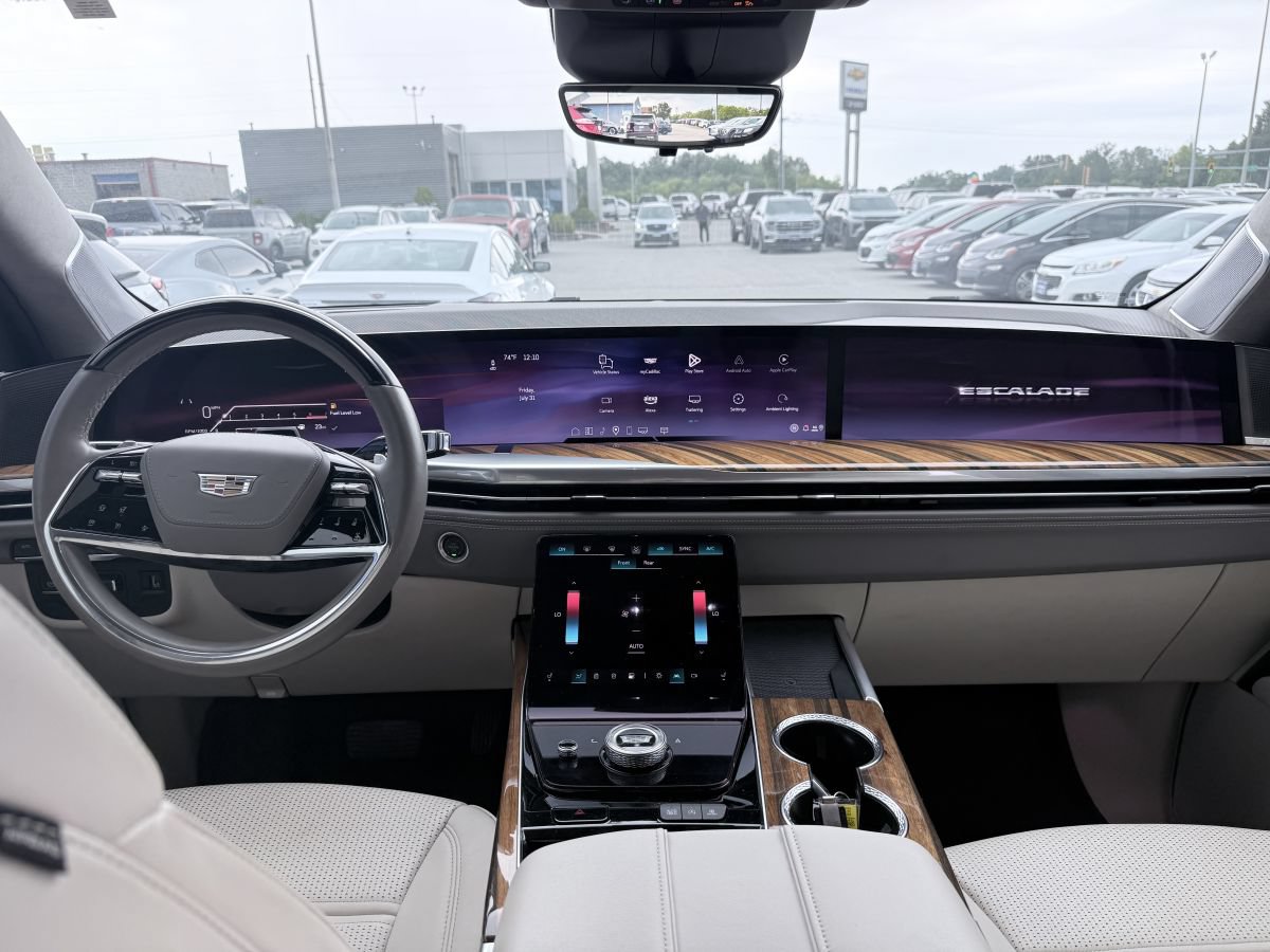 Used 2025 Cadillac Escalade Sport Platinum AWD/4WD image 10