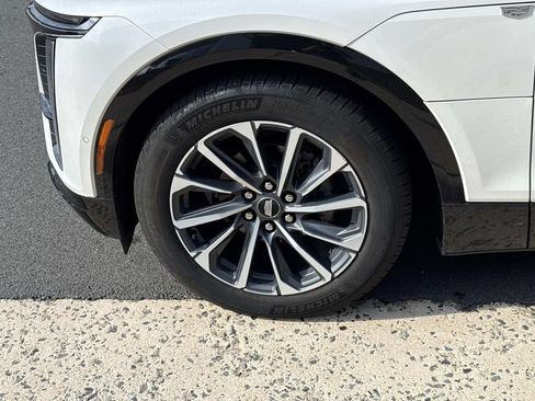 Certified 2024 Cadillac Lyriq Sport w/ LPO, Floor Liner Package AWD/4WD image 7
