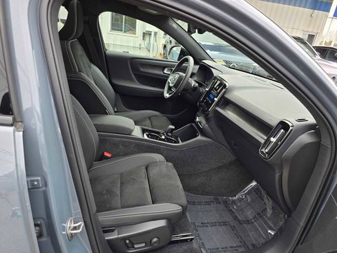 Certified 2023 Volvo C40 P8 Recharge Plus image 11