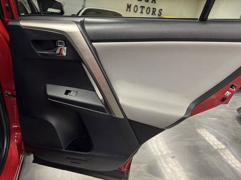Used 2015 Toyota RAV4 XLE AWD/4WD image 29