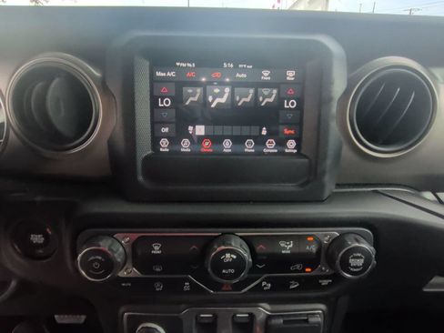 Used 2020 Jeep Wrangler Sport AWD/4WD image 19