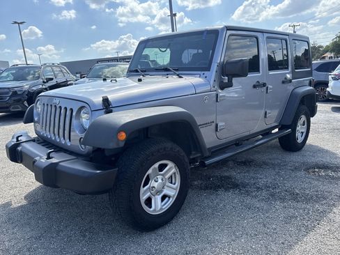Used 2015 Jeep Wrangler Unlimited Sport w/ Connectivity Group AWD/4WD image 7