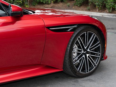 Used 2024 Aston Martin DB12 Coupe image 8