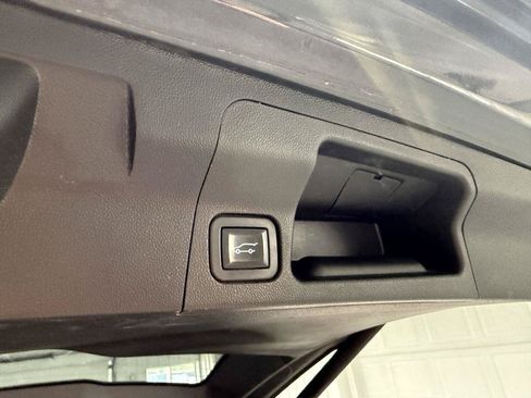 Used 2019 GMC Acadia SLE w/ LPO, Black Accent Package AWD/4WD image 33