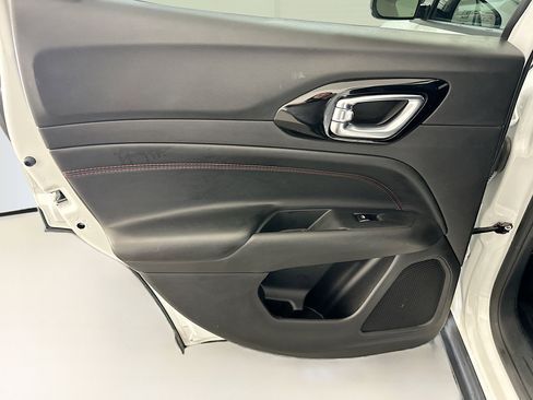 Used 2025 Jeep Compass Trailhawk image 26