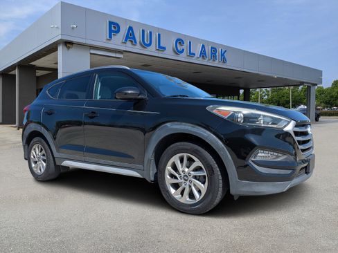 Used 2017 Hyundai Tucson SE image 1