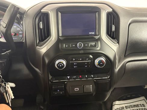 Used 2020 GMC Sierra 2500 4x4 Crew Cab w/ Gooseneck/5TH Wheel Package image 25