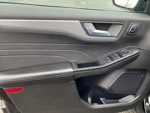 Used 2023 Ford Escape Platinum image 15