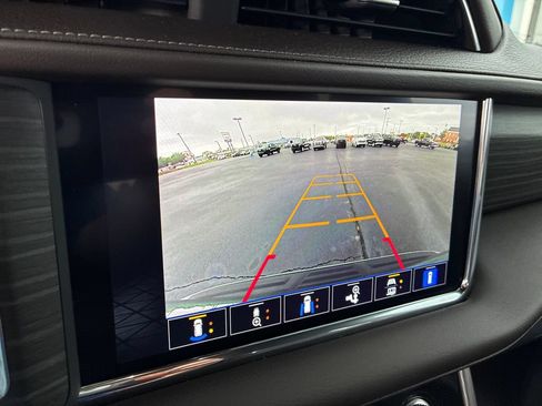 Used 2023 GMC Yukon Denali AWD/4WD image 15