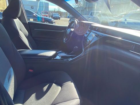 Used 2018 Toyota Camry LE image 16