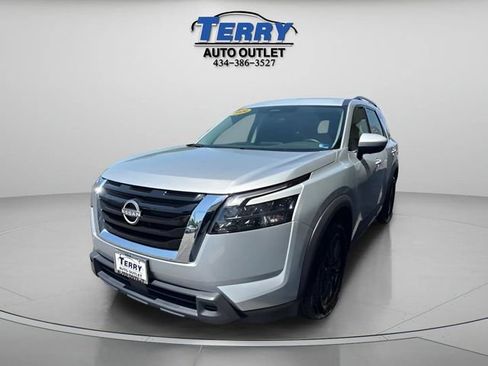 Used 2024 Nissan Pathfinder SV FWD image 7