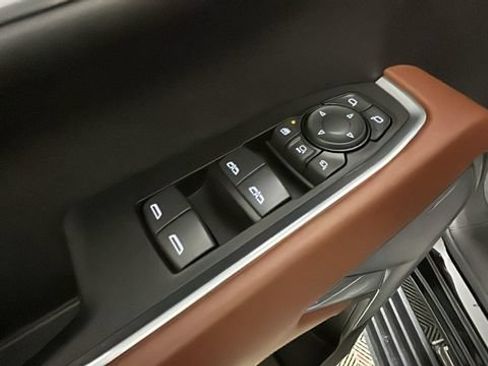 Used 2025 GMC Sierra 3500 Denali Ultimate AWD/4WD image 10