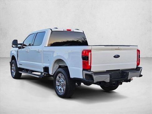 Used 2025 Ford F250 Lariat w/ FX4 Off-Road Package image 8