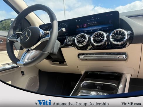 Used 2026 Mercedes-Benz GLA 250 4MATIC image 32