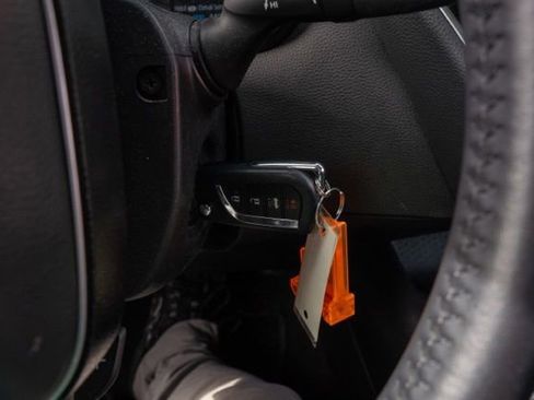 Used 2021 Toyota Corolla SE w/ Carpet Mat Package (TMS) FWD image 19