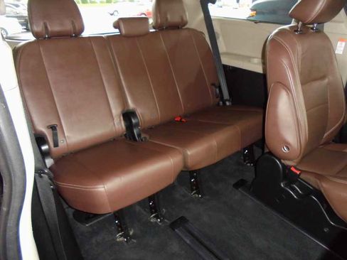 Used 2017 Toyota Sienna Limited w/ Outdoor Package AWD/4WD image 11