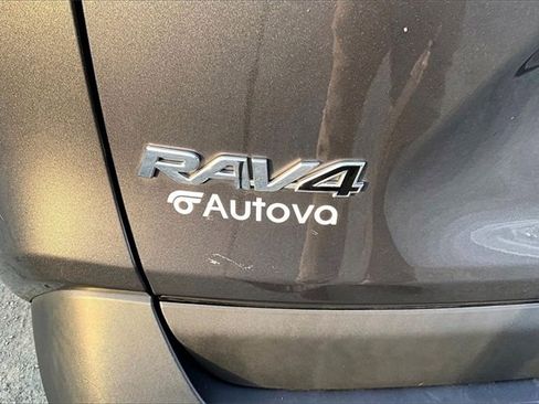 Used 2019 Toyota RAV4 XLE image 33