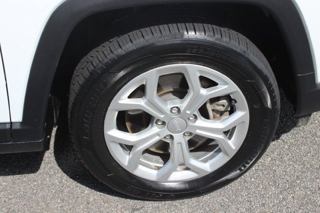 Used 2024 Jeep Compass Latitude AWD/4WD image 35