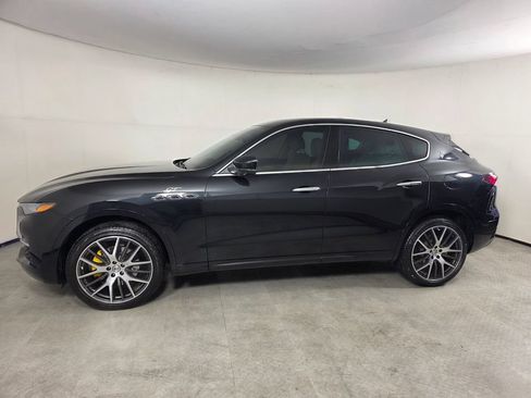 Used 2022 Maserati Levante GT AWD/4WD image 7