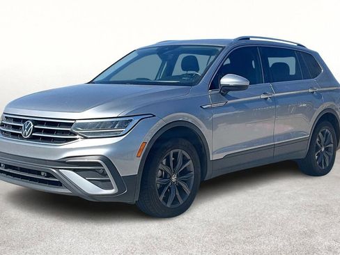 Used 2022 Volkswagen Tiguan SE image 41