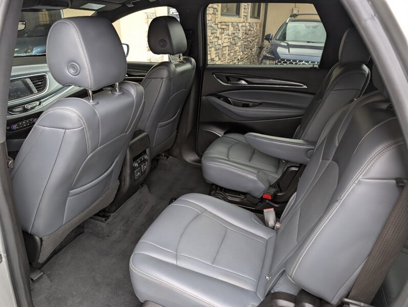 Used 2022 Buick Enclave Premium AWD/4WD image 26