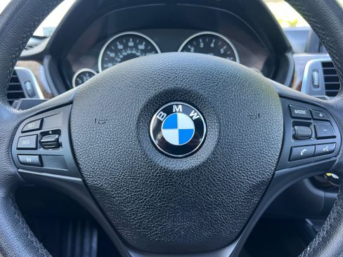 Used 2018 BMW 320i xDrive Sedan AWD/4WD image 16