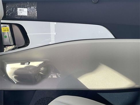 New 2026 Kia Carnival SX Prestige image 24