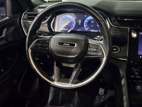 Used 2022 Jeep Grand Cherokee Altitude image 24