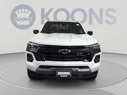 Used 2026 Chevrolet Colorado Z71 w/ Technology Package AWD/4WD image 11