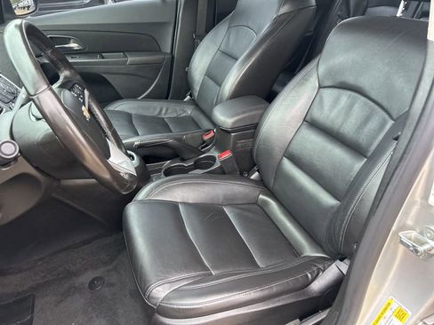 Used 2015 Chevrolet Cruze LT image 9