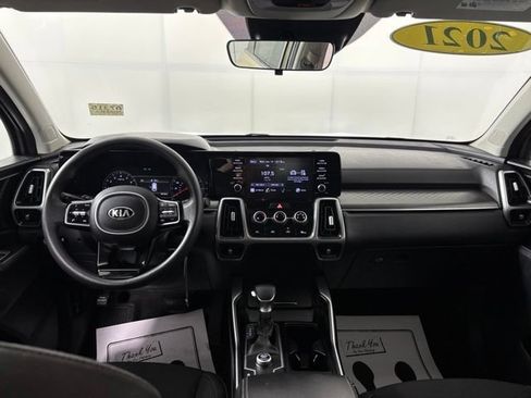 Used 2021 Kia Sorento LX FWD image 23