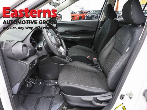 Used 2022 Nissan Kicks S FWD image 13