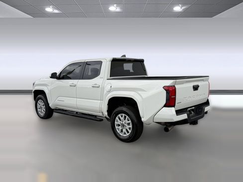 Used 2026 Toyota Tacoma SR5 RWD image 3