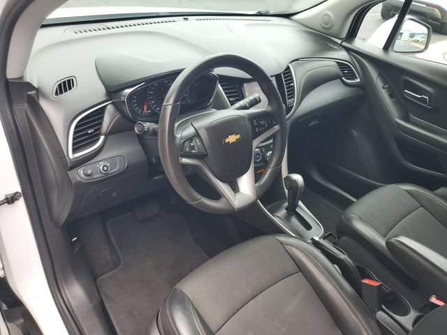 Used 2022 Chevrolet Trax LT w/ Driver Confidence Package AWD/4WD image 16