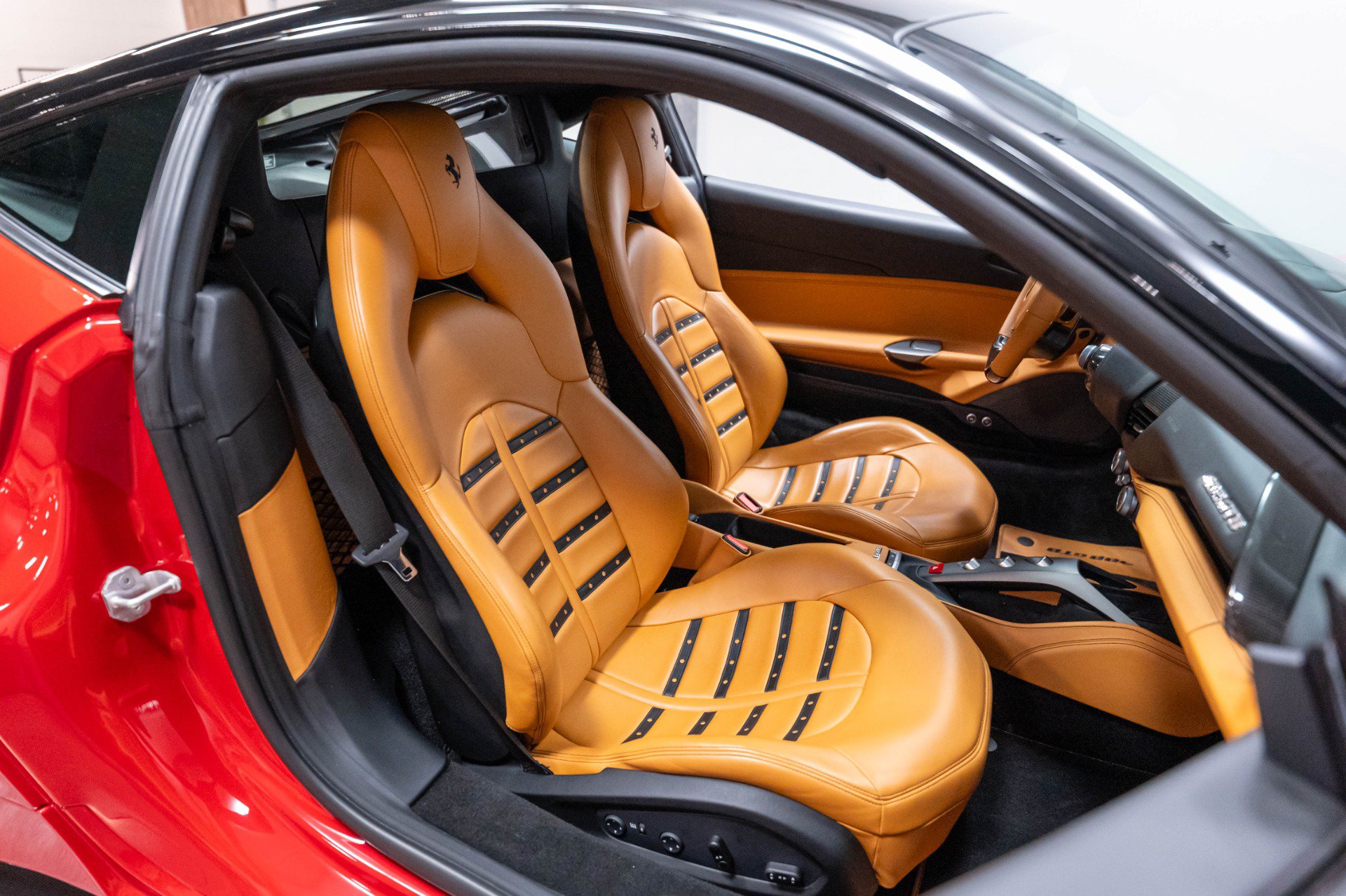Used 2016 Ferrari 488 GTB RWD image 38
