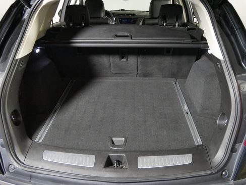 Used 2017 Cadillac XT5 Premium Luxury w/ LPO, Wheel Lock Package image 18