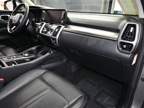 Used 2022 Kia Sorento EX w/ Panoramic Sunroof Package image 54