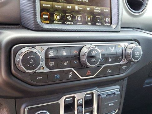 Used 2023 Jeep Wrangler Unlimited w/ Cold Weather Group AWD/4WD image 25