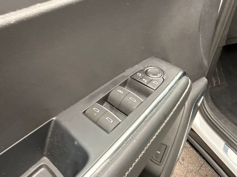 Used 2025 GMC Acadia Denali AWD/4WD image 24