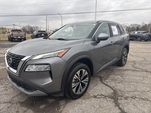 Used 2023 Nissan Rogue SV image 1
