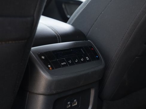 Used 2024 Nissan Pathfinder SV FWD image 25