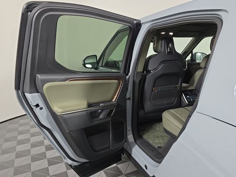 Used 2023 Rivian R1T Adventure AWD/4WD image 17