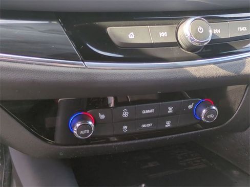 Used 2022 Buick Enclave Essence w/ Sport Touring Edition image 12