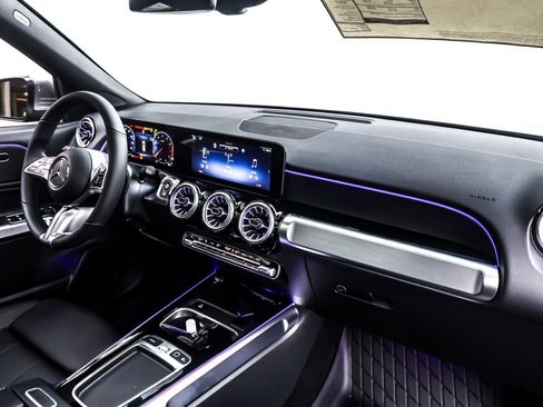 New 2026 Mercedes-Benz GLB 250 image 5