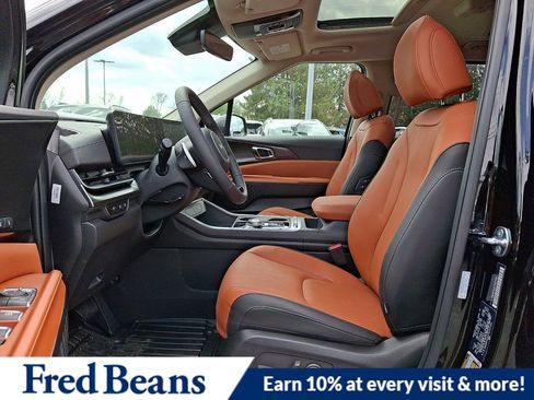 New 2026 Kia Carnival SX w/ SX Dark Edition Package FWD image 10