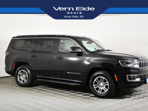 Used 2024 Jeep Wagoneer 4WD w/ HD Trailer Tow Package image 1