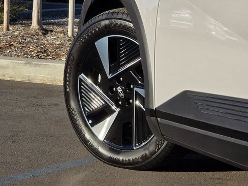 Used 2025 Hyundai Ioniq 5 SEL image 8