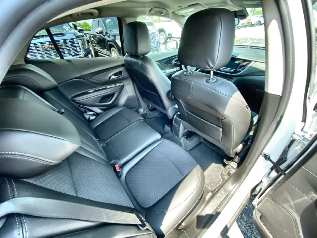 Certified 2022 Buick Encore Preferred AWD/4WD image 13