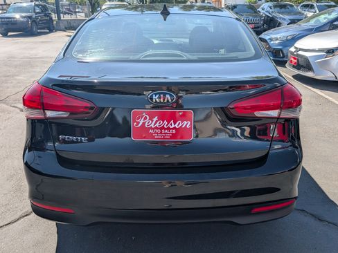 Used 2017 Kia Forte LX image 8